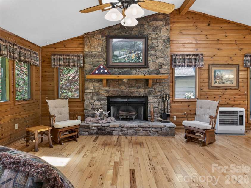 255 Westover Lane, Burnsville, NC 28714.  MLS# CAR4379846, YatesRealty ID 24587. 