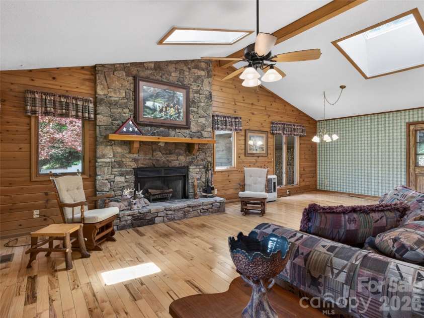255 Westover Lane, Burnsville, NC 28714.  MLS# CAR4379846, YatesRealty ID 24587. 