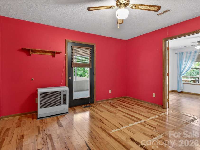 255 Westover Lane, Burnsville, NC 28714.  MLS# CAR4379846, YatesRealty ID 24587. 