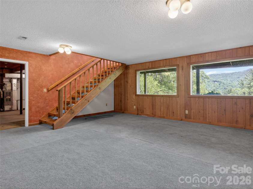 255 Westover Lane, Burnsville, NC 28714.  MLS# CAR4379846, YatesRealty ID 24587. 