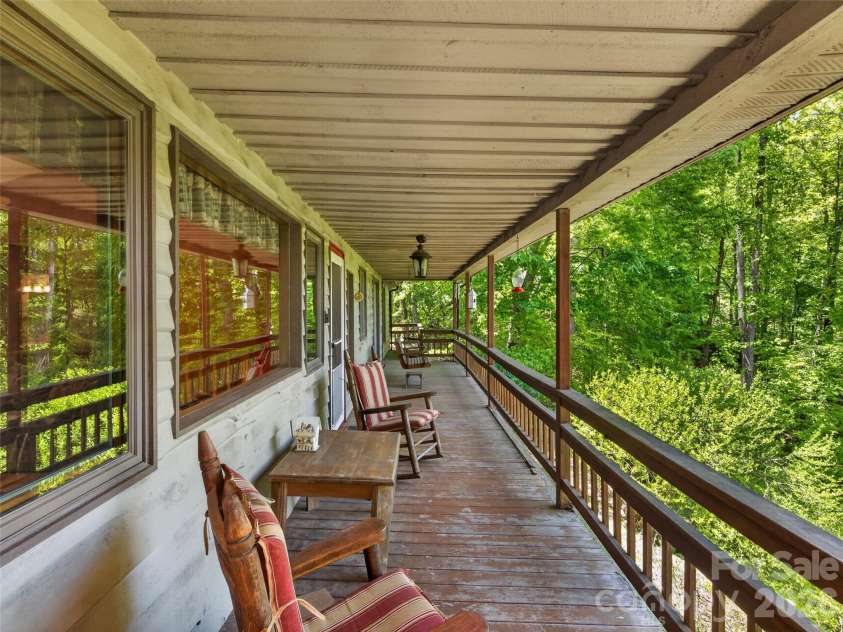 255 Westover Lane, Burnsville, NC 28714.  MLS# CAR4379846, YatesRealty ID 24587. 