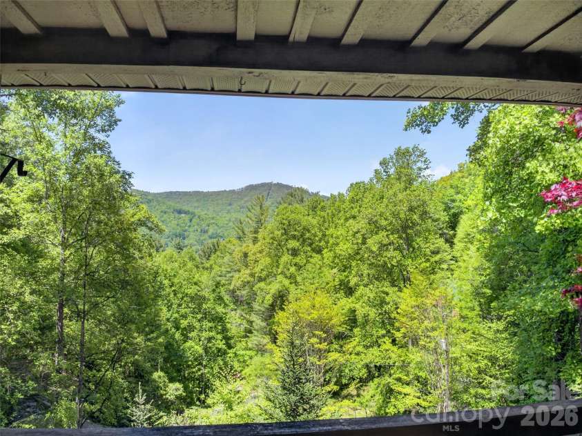 255 Westover Lane, Burnsville, NC 28714.  MLS# CAR4379846, YatesRealty ID 24587. 