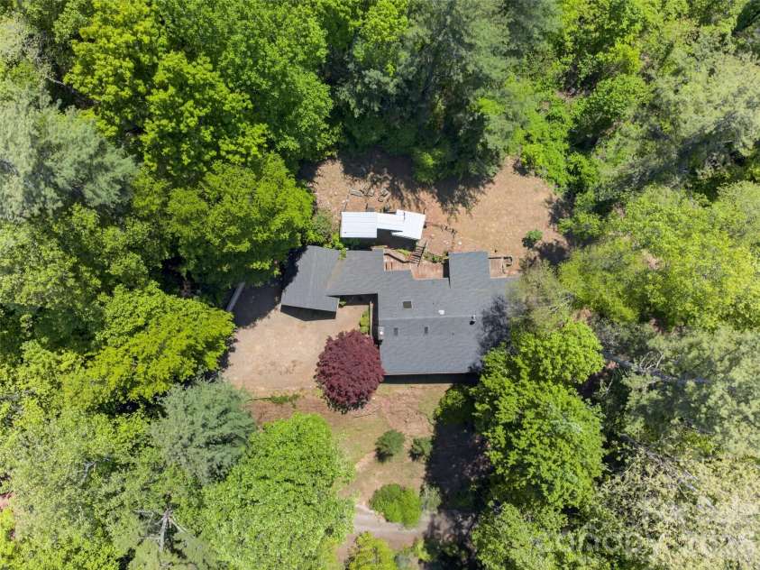 255 Westover Lane, Burnsville, NC 28714.  MLS# CAR4379846, YatesRealty ID 24587. 