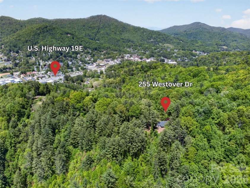 255 Westover Lane, Burnsville, NC 28714.  MLS# CAR4379846, YatesRealty ID 24587. 