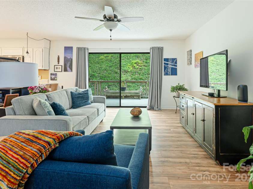 21 Mann Road, Asheville, NC 28805.  MLS# CAR4241057, YatesRealty ID 24588. Living Area