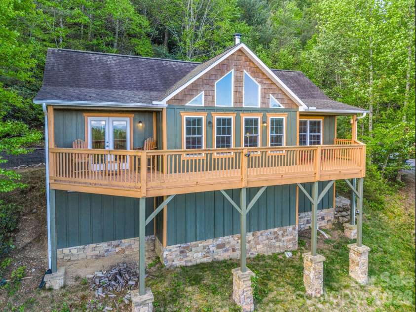 603 Pace Mountain Road, Saluda, NC 28773.  MLS# CAR4375327, YatesRealty ID 24588. 