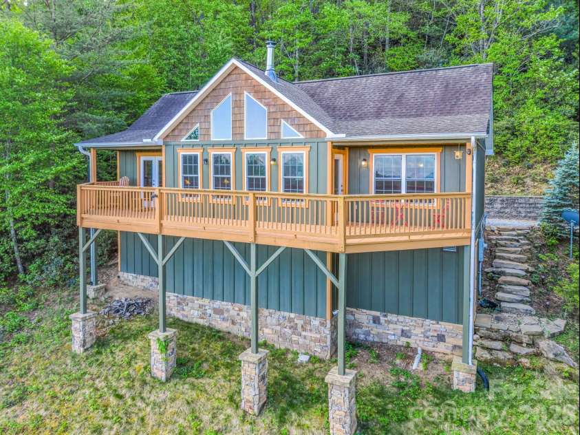 603 Pace Mountain Road, Saluda, NC 28773.  MLS# CAR4375327, YatesRealty ID 24588. 