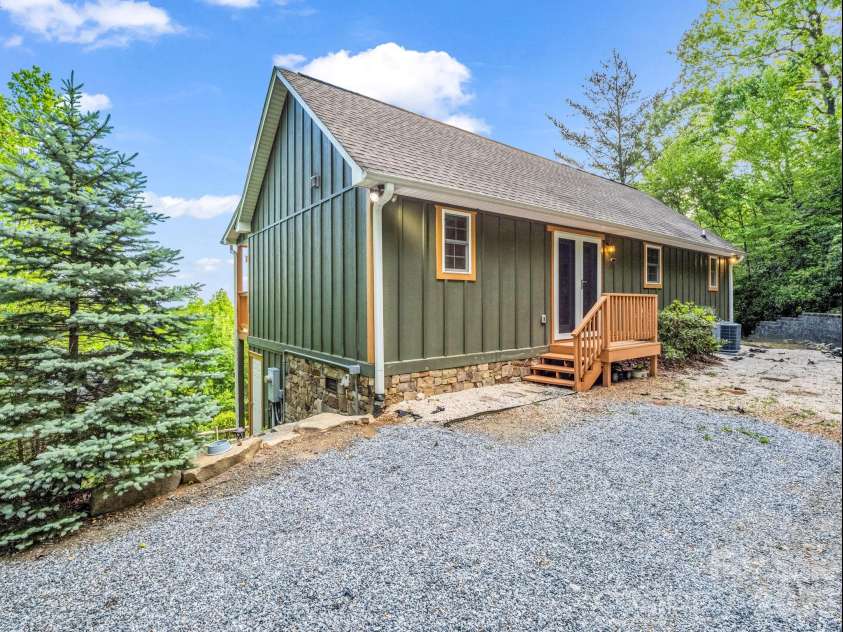 603 Pace Mountain Road, Saluda, NC 28773.  MLS# CAR4375327, YatesRealty ID 24588. 