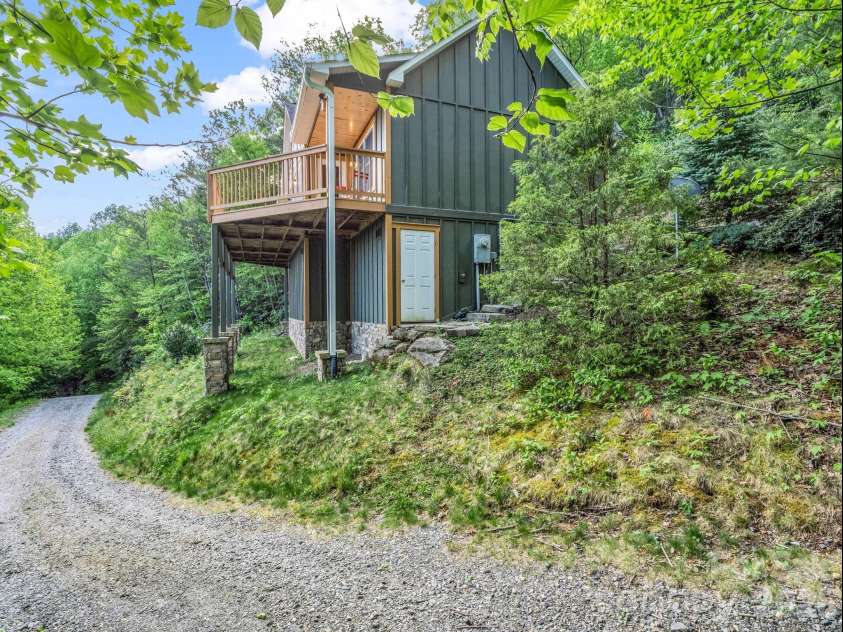 603 Pace Mountain Road, Saluda, NC 28773.  MLS# CAR4375327, YatesRealty ID 24588. 
