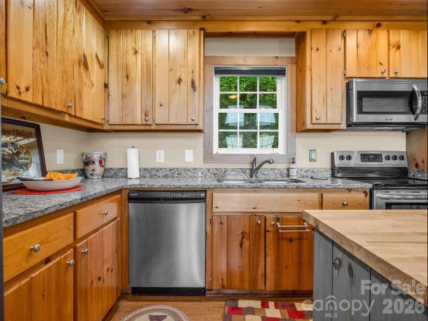 603 Pace Mountain Road, Saluda, NC 28773.  MLS# CAR4375327, YatesRealty ID 24588. 