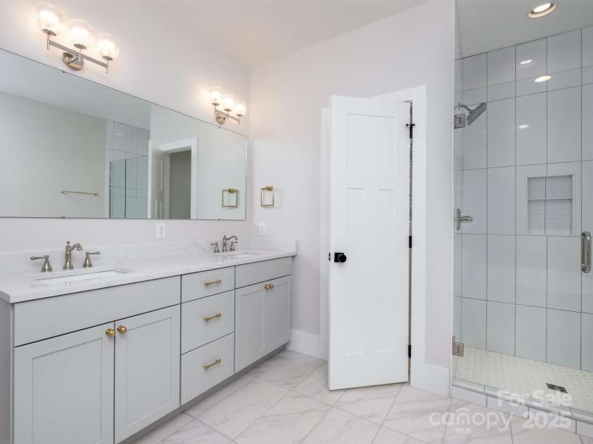 27 Diana Rose Lane, Asheville, NC 28805.  MLS# CAR4216342, YatesRealty ID 24589. 