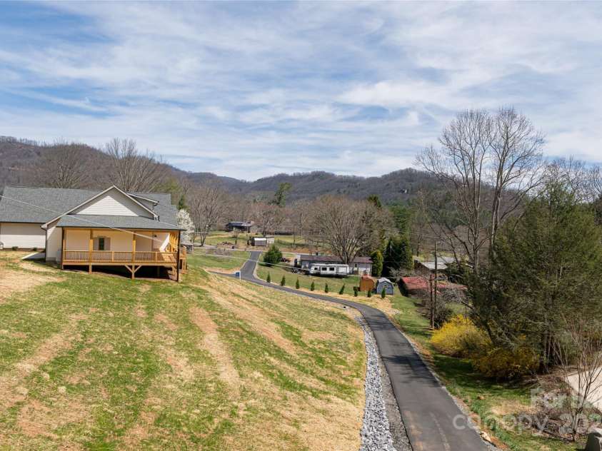 27 Diana Rose Lane, Asheville, NC 28805.  MLS# CAR4216342, YatesRealty ID 24589. 