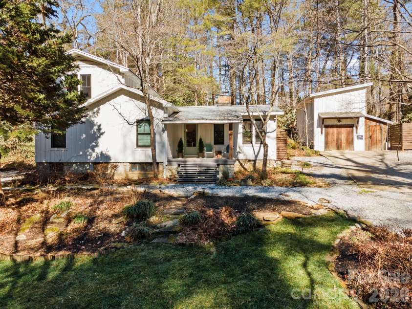 2525 Kanuga Road, Hendersonville, NC 28739.  MLS# CAR4347541, YatesRealty ID 2459. 