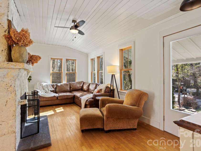2525 Kanuga Road, Hendersonville, NC 28739.  MLS# CAR4347541, YatesRealty ID 2459. 