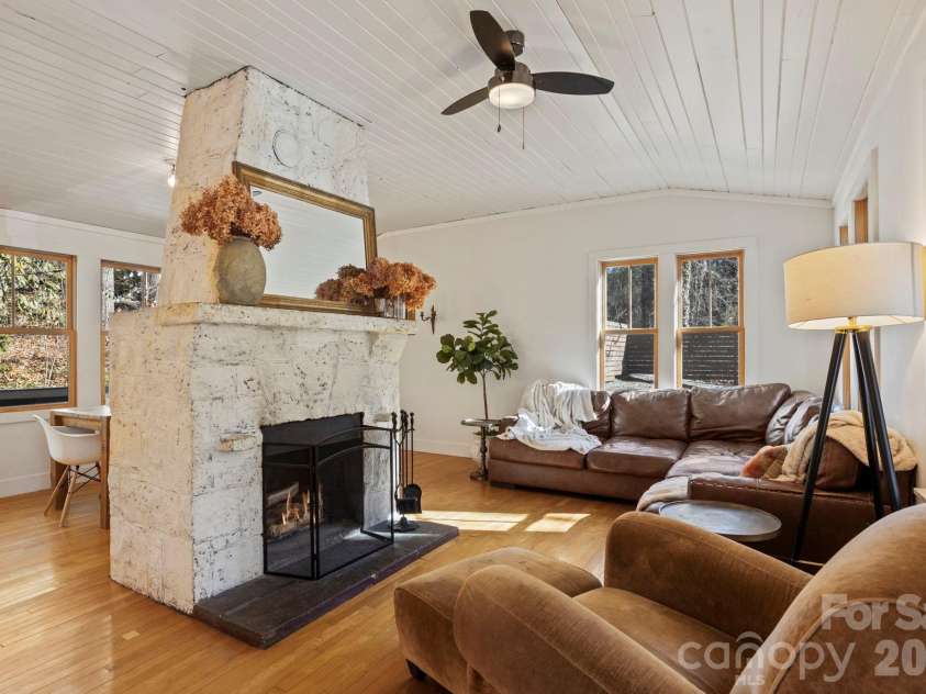 2525 Kanuga Road, Hendersonville, NC 28739.  MLS# CAR4347541, YatesRealty ID 2459. 