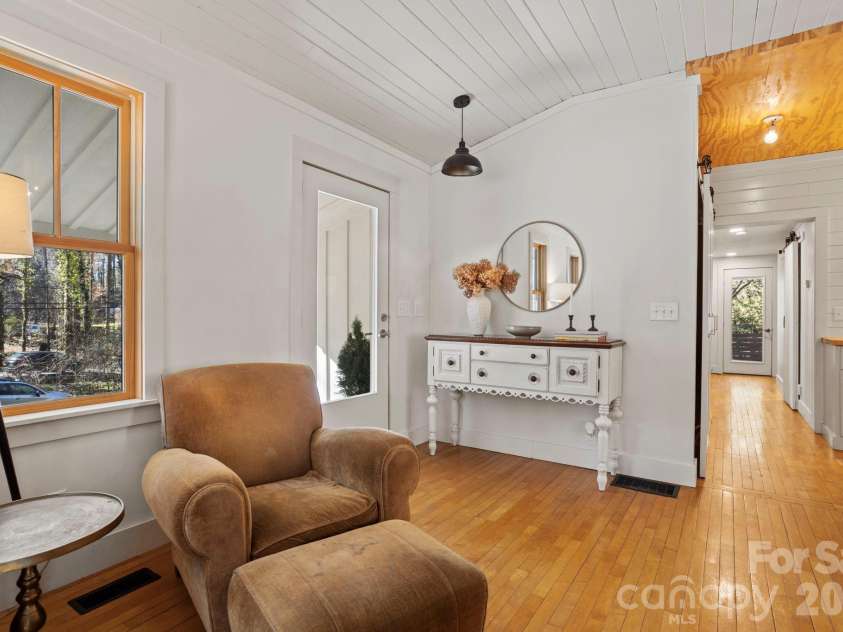 2525 Kanuga Road, Hendersonville, NC 28739.  MLS# CAR4347541, YatesRealty ID 2459. 