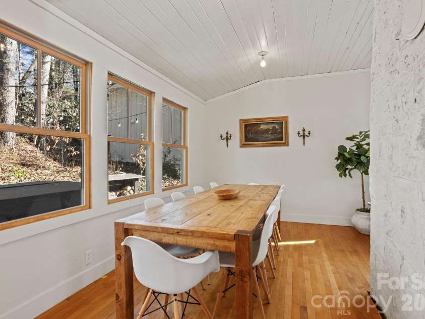 2525 Kanuga Road, Hendersonville, NC 28739.  MLS# CAR4347541, YatesRealty ID 2459. 