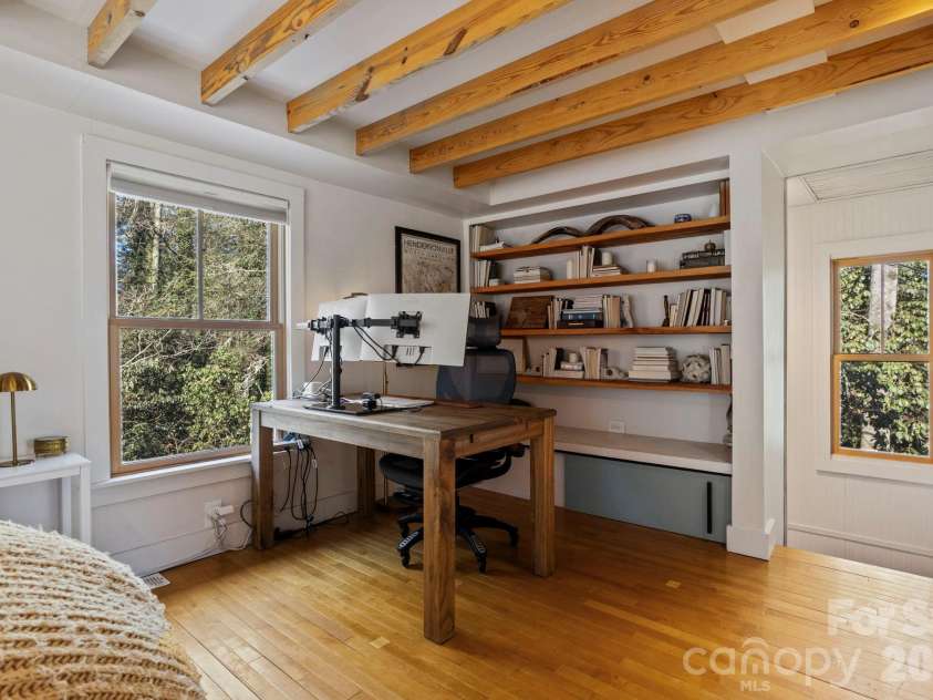 2525 Kanuga Road, Hendersonville, NC 28739.  MLS# CAR4347541, YatesRealty ID 2459. 