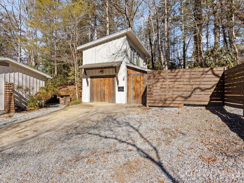 2525 Kanuga Road, Hendersonville, NC 28739.  MLS# CAR4347541, YatesRealty ID 2459. 