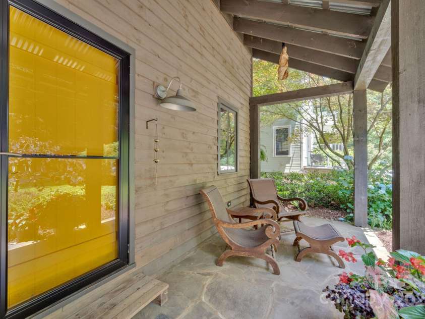 222 Westover Drive, Asheville, NC 28801.  MLS# CAR4260842, YatesRealty ID 24590. 