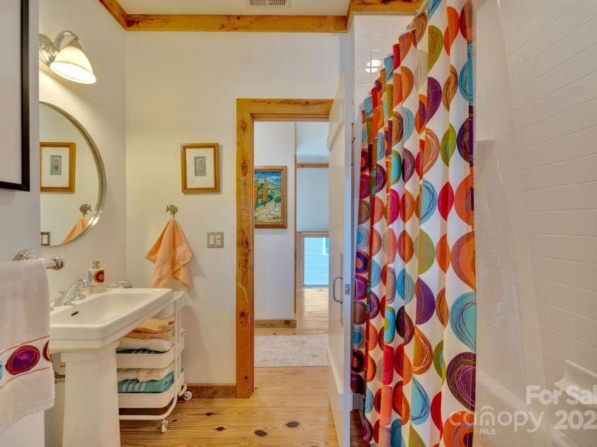 222 Westover Drive, Asheville, NC 28801.  MLS# CAR4260842, YatesRealty ID 24590. 
