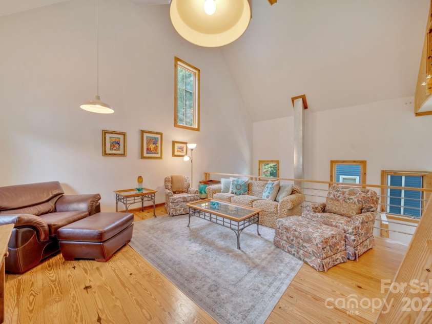 222 Westover Drive, Asheville, NC 28801.  MLS# CAR4260842, YatesRealty ID 24590. 