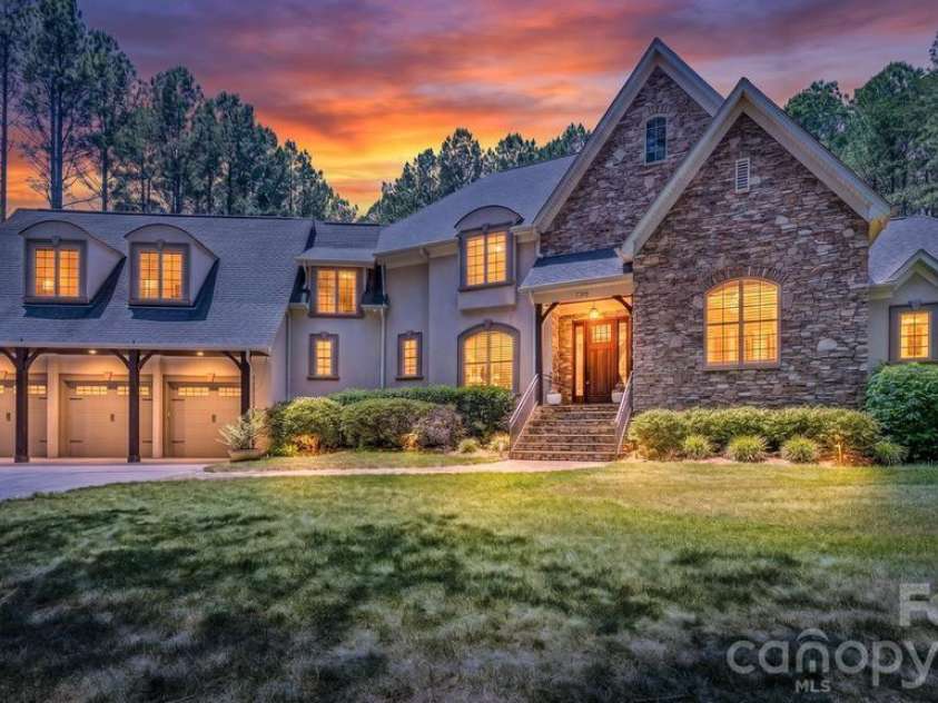 7315 Bay Ridge Drive, Denver, NC 28037.  MLS# CAR4382243, YatesRealty ID 24590. 