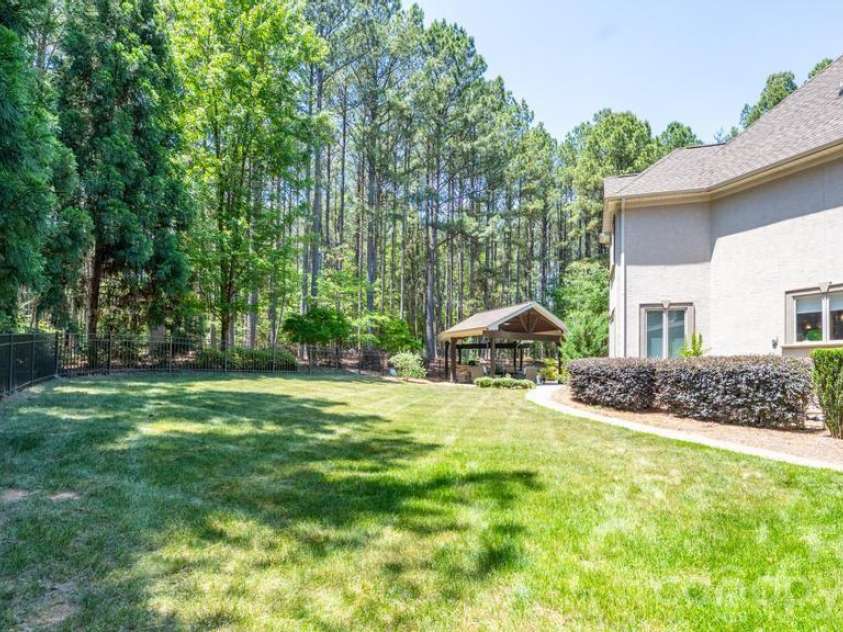 7315 Bay Ridge Drive, Denver, NC 28037.  MLS# CAR4382243, YatesRealty ID 24590. 