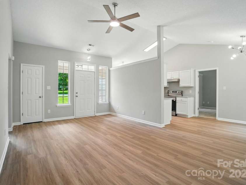7922 Travers Run Drive, Charlotte, NC 28215.  MLS# CAR4267206, YatesRealty ID 24591. 