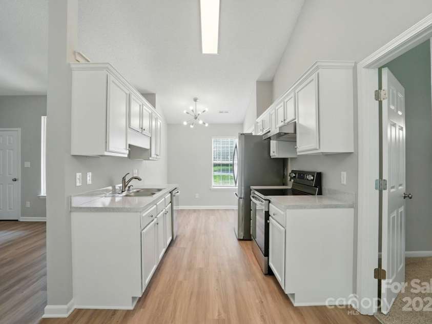 7922 Travers Run Drive, Charlotte, NC 28215.  MLS# CAR4267206, YatesRealty ID 24591. 