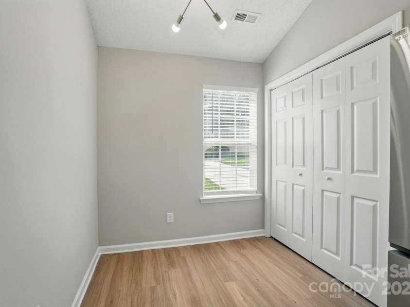 7922 Travers Run Drive, Charlotte, NC 28215.  MLS# CAR4267206, YatesRealty ID 24591. 