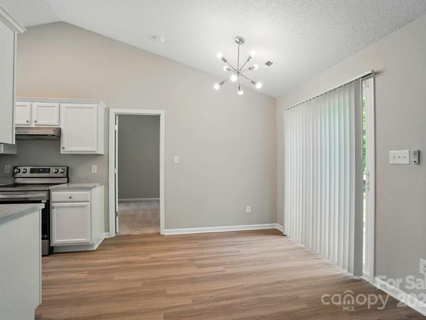 7922 Travers Run Drive, Charlotte, NC 28215.  MLS# CAR4267206, YatesRealty ID 24591. 