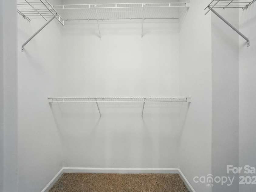 7922 Travers Run Drive, Charlotte, NC 28215.  MLS# CAR4267206, YatesRealty ID 24591. 