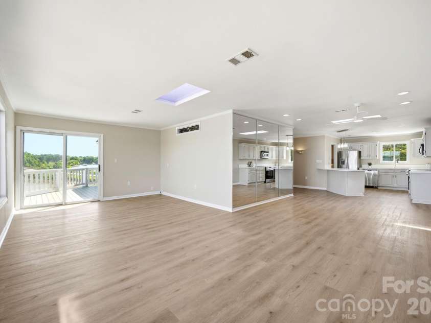 7831 Spinnaker Bay Drive, Sherrills Ford, NC 28673.  MLS# CAR4379933, YatesRealty ID 24592. 
