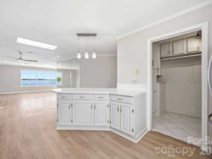 7831 Spinnaker Bay Drive, Sherrills Ford, NC 28673.  MLS# CAR4379933, YatesRealty ID 24592. 