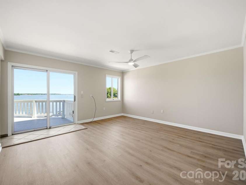 7831 Spinnaker Bay Drive, Sherrills Ford, NC 28673.  MLS# CAR4379933, YatesRealty ID 24592. 