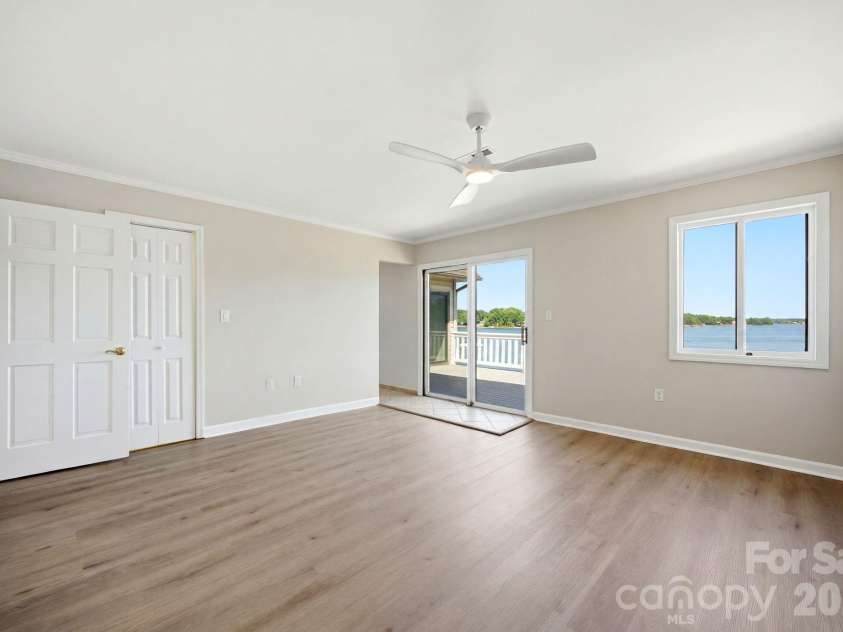 7831 Spinnaker Bay Drive, Sherrills Ford, NC 28673.  MLS# CAR4379933, YatesRealty ID 24592. 