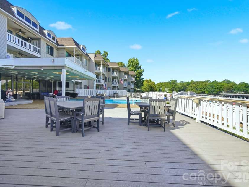 7831 Spinnaker Bay Drive, Sherrills Ford, NC 28673.  MLS# CAR4379933, YatesRealty ID 24592. 