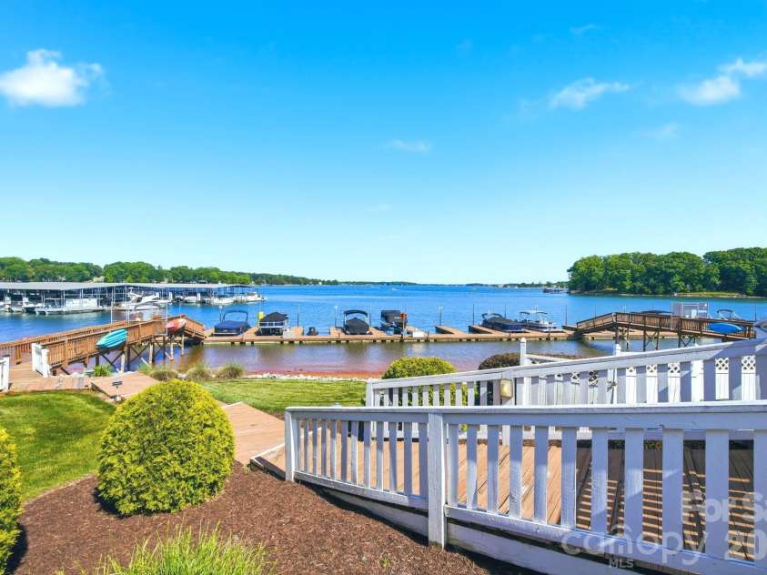 7831 Spinnaker Bay Drive, Sherrills Ford, NC 28673.  MLS# CAR4379933, YatesRealty ID 24592. 
