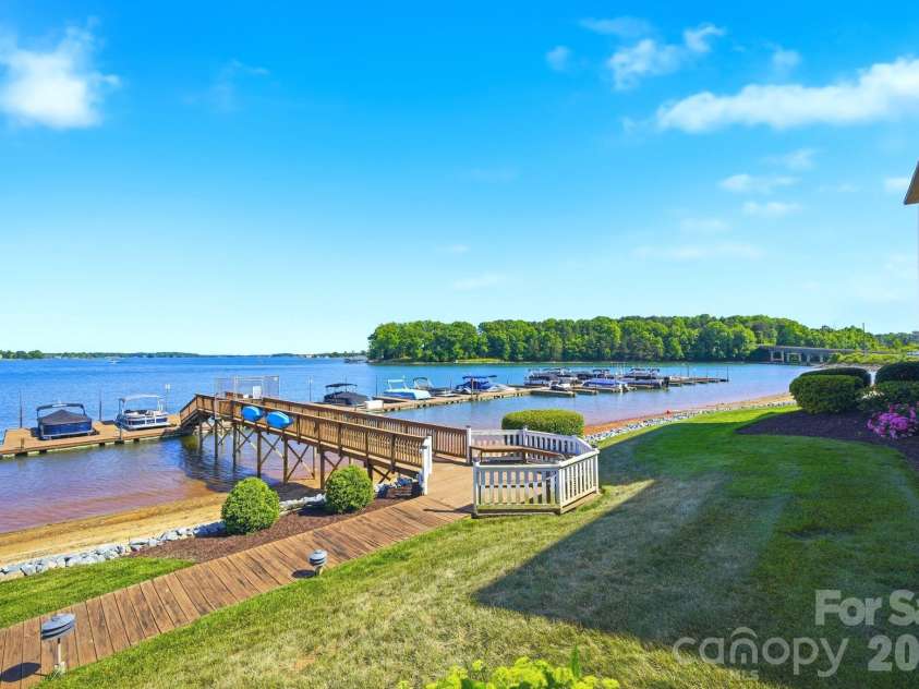 7831 Spinnaker Bay Drive, Sherrills Ford, NC 28673.  MLS# CAR4379933, YatesRealty ID 24592. 