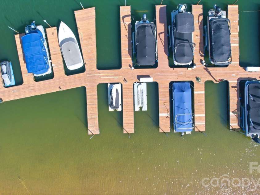 7831 Spinnaker Bay Drive, Sherrills Ford, NC 28673.  MLS# CAR4379933, YatesRealty ID 24592. 