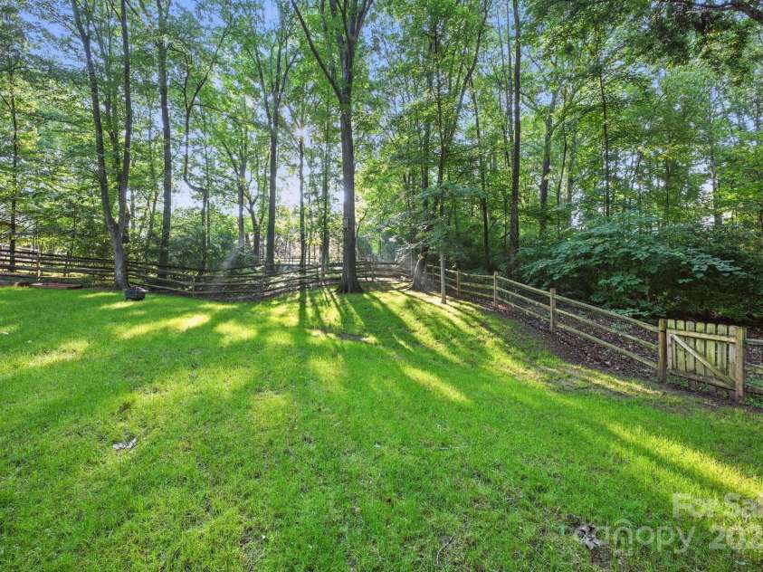 8805 Deerland Court, Huntersville, NC 28078.  MLS# CAR4268981, YatesRealty ID 24592. 