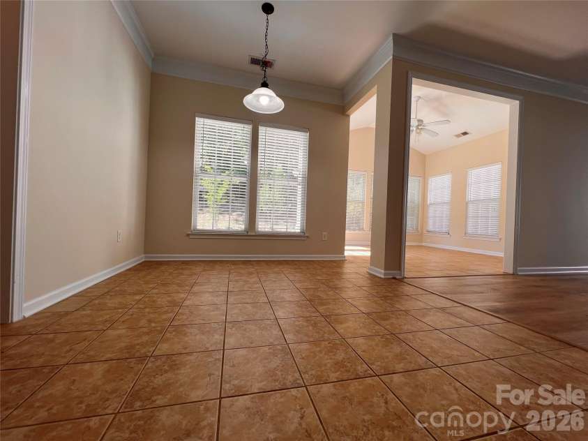7709 Greylock Ridge Road, Matthews, NC 28105.  MLS# CAR4374056, YatesRealty ID 24593. Breakfast Area
