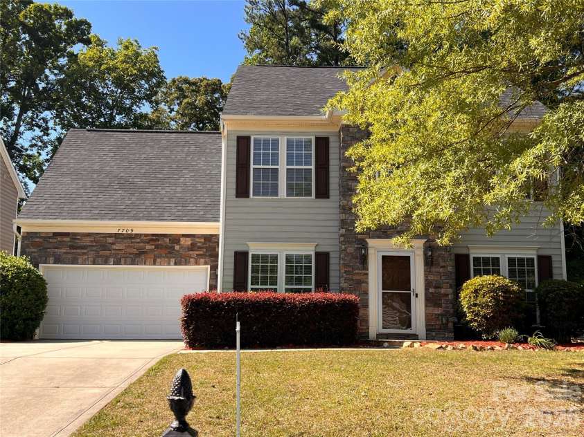 7709 Greylock Ridge Road, Matthews, NC 28105.  MLS# CAR4374056, YatesRealty ID 24593. Front
