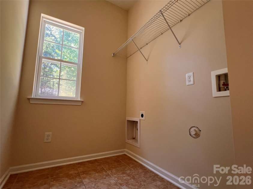 7709 Greylock Ridge Road, Matthews, NC 28105.  MLS# CAR4374056, YatesRealty ID 24593. Ndryroom