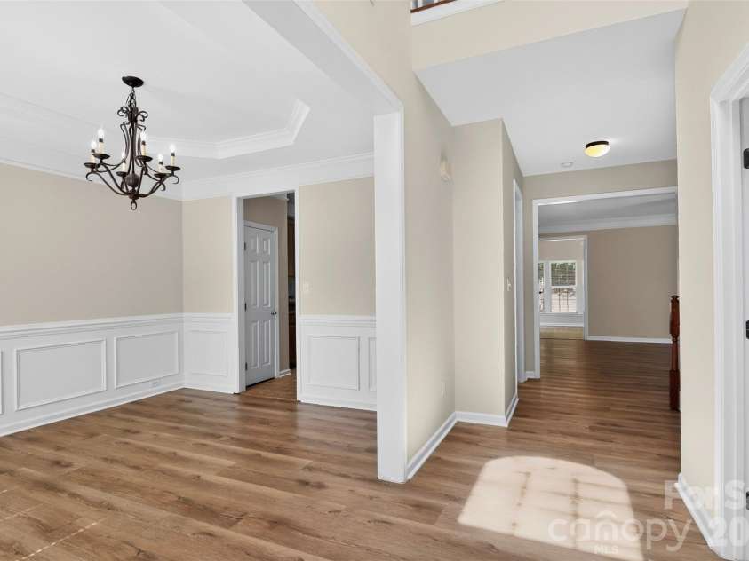 7709 Greylock Ridge Road, Matthews, NC 28105.  MLS# CAR4425798, YatesRealty ID 24593. Entrance