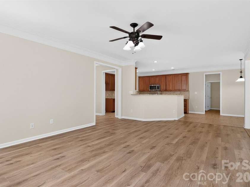 7709 Greylock Ridge Road, Matthews, NC 28105.  MLS# CAR4425798, YatesRealty ID 24593. Great Living Room
