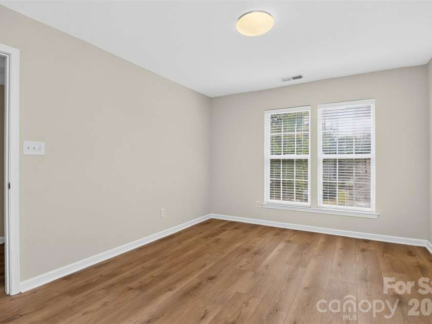 7709 Greylock Ridge Road, Matthews, NC 28105.  MLS# CAR4425798, YatesRealty ID 24593. Master Bedroom