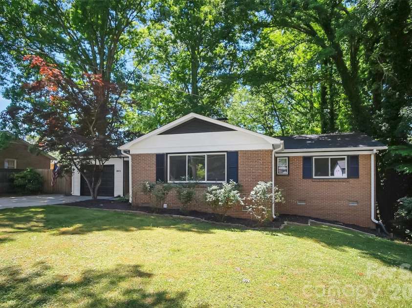 1815 Taylor Drive, Gastonia, NC 28052.  MLS# CAR4382507, YatesRealty ID 24594. 