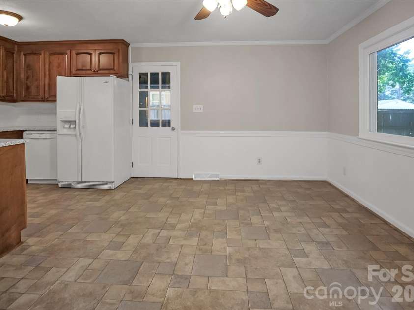 1815 Taylor Drive, Gastonia, NC 28052.  MLS# CAR4382507, YatesRealty ID 24594. 